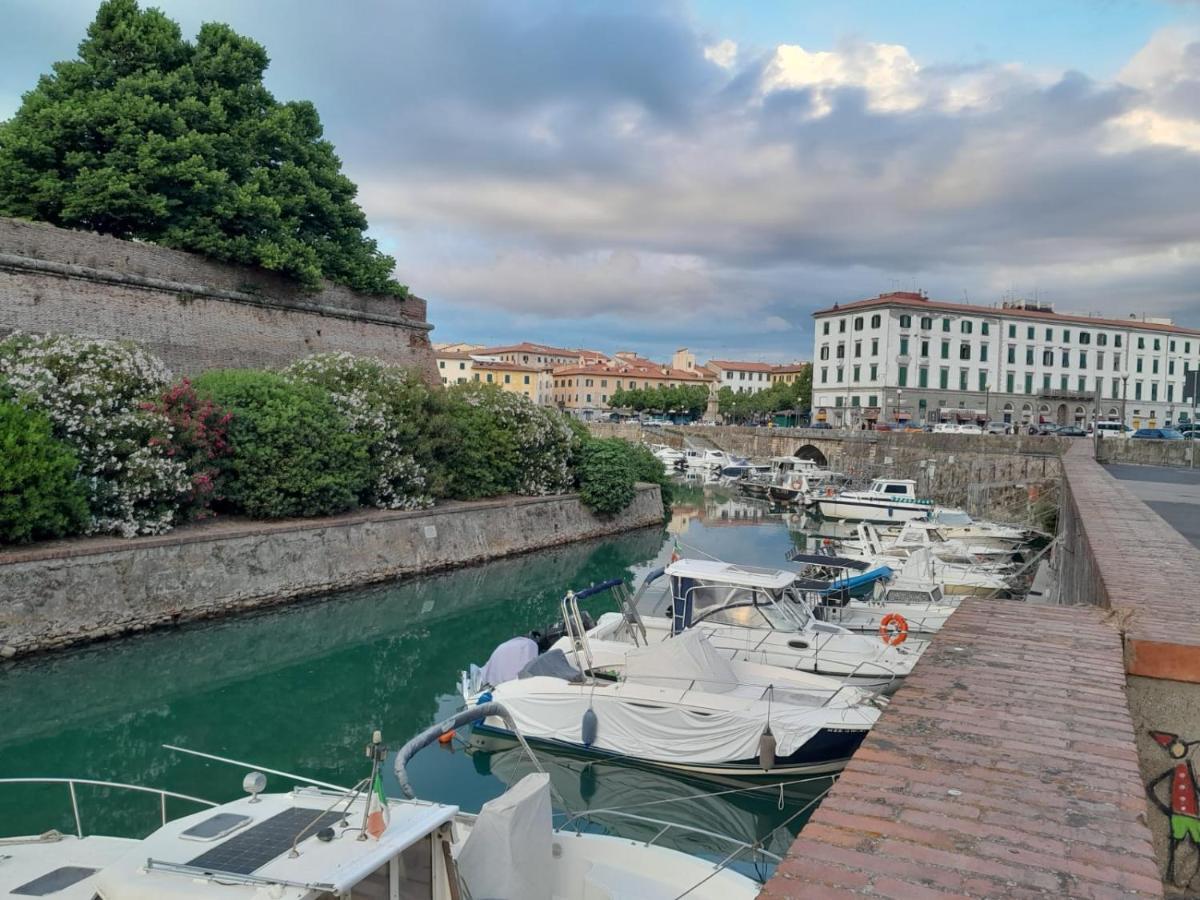 Casa Di Federica Camera Con Bagno Privato Esterno Livorno Bagian luar foto